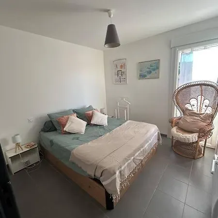 Escapade à Collioure, Terrasse Ombragée Parking Privé Et Vue Sur Les Albères Apartamento *